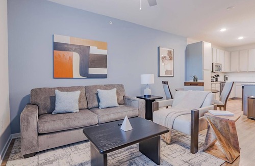 Interchange Square Apartment | Landing | Modern 2BD, Gym, Clubhouse