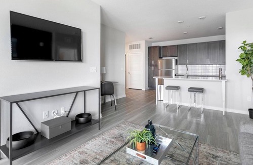 Sun City Center Apartment | Landing | Spectacular 2BD, Gym