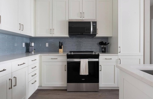 Bonita Shores Apartment | Landing | Spectacular 2BD, Gym, Yoga Studio
