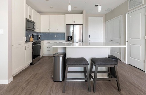 Bonita Shores Apartment | Landing | Spectacular 2BD, Yoga Studio, Gym