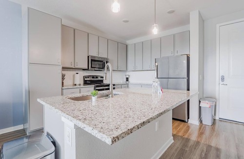 Interchange Square Apartment | Landing | Spectacular 1BD, Pool, Gym
