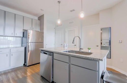Interchange Square Apartment | Landing | Spectacular 1BD, Pool, Gym