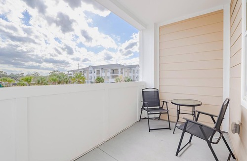 Interchange Square Apartment | Landing | Spectacular 1BD, Pool, Gym