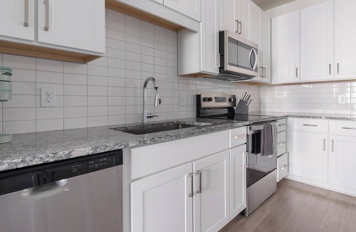 Laurel Apartment | Landing | Spectacular 1BD, Clubhouse, Gym