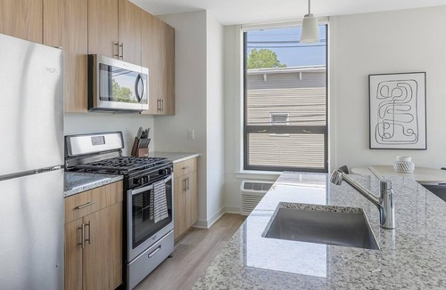 Carteret Apartment | Landing | Spectacular 2BD, Courtyard, Gym
