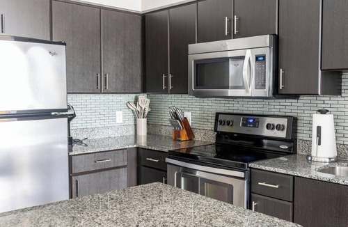 Miramar Apartment | Landing | Spectacular 2BD, Clubhouse, Gym