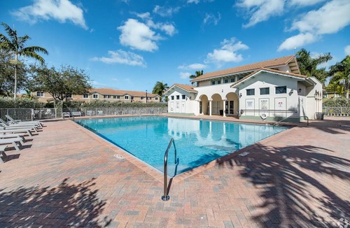 Homestead Apartment | Landing | Spectacular 3BD, Pool