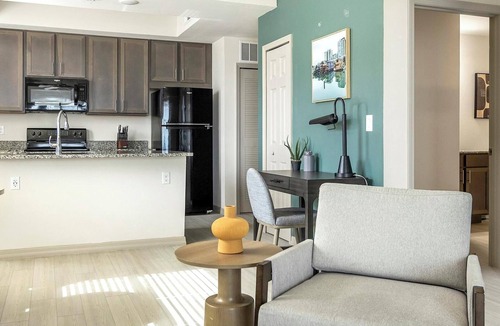 Eastwood Village Apartment | Landing | Spectacular 1BD, Pool, Clubhouse