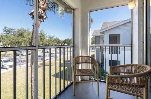 Fruitville Apartment | Landing | Spectacular 1BD, Clubhouse, Gym