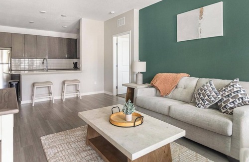 Sun City Center Apartment | Landing | Stunning 2BD, Gym