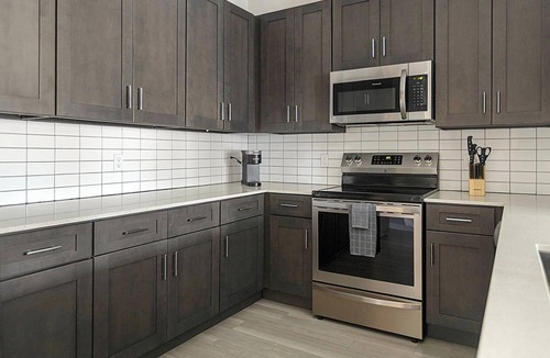 Sun City Center Apartment | Landing | Stunning 2BD, Gym