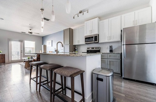 Venice Apartment | Landing | Stunning 1BD, Clubhouse, Pool