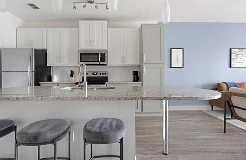Venice Apartment | Landing | Stunning 1BD, Clubhouse, Pool