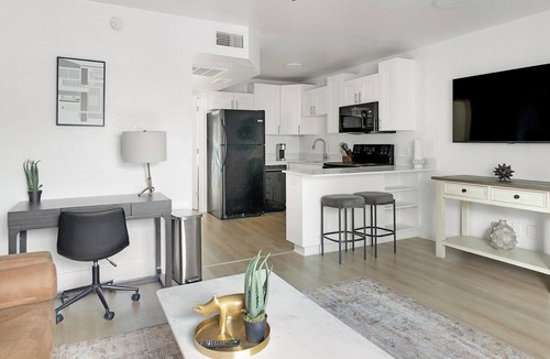 Port Tampa City Apartment | Landing | Stunning 1BD, Gym, Pool