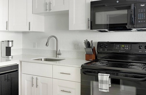 Port Tampa City Apartment | Landing | Stunning 1BD, Gym, Pool