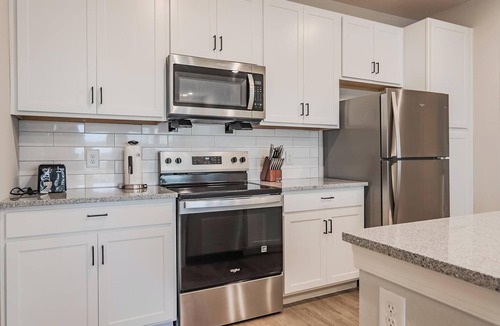 Fort Myers Apartment | Landing | Stunning 1BD, Pool