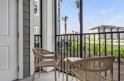 Fort Myers Apartment | Landing | Stunning 1BD, Gym, Pool