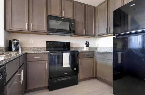Eastwood Village Apartment | Landing | Stunning 1BD, Yoga Studio, Gym