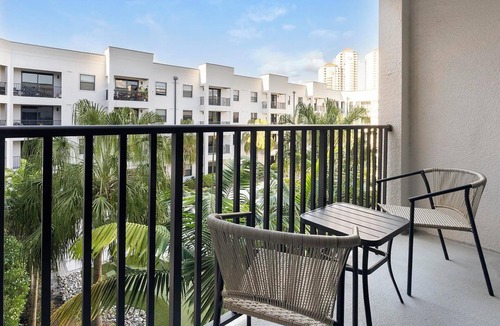 Fort Myers River District Apartment | Landing | Stunning 1BD, Yoga Studio