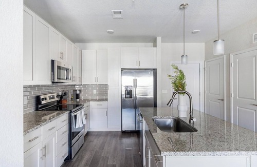 Interchange Square Apartment | Landing | Stunning 2BD, Gym, Game Room