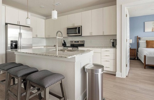 The Forum Apartment | Landing | Stunning 2BD, Gym