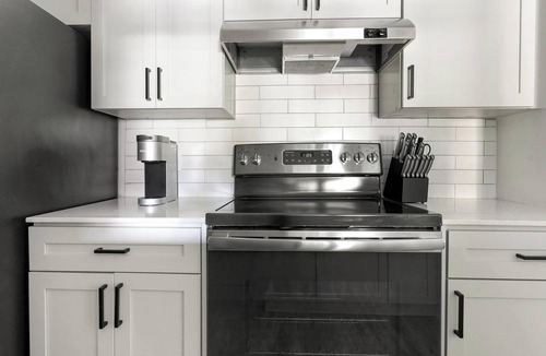 Fruitville Apartment | Landing | Stunning 2BD, Clubhouse, Gym