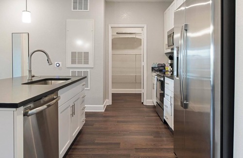 Interchange Square Apartment | Landing | Stunning 2BD, Yoga Studio, Clubhouse