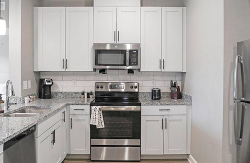 Fort Myers Apartment | Landing | Stunning 3BD, Gym, Yoga Studio