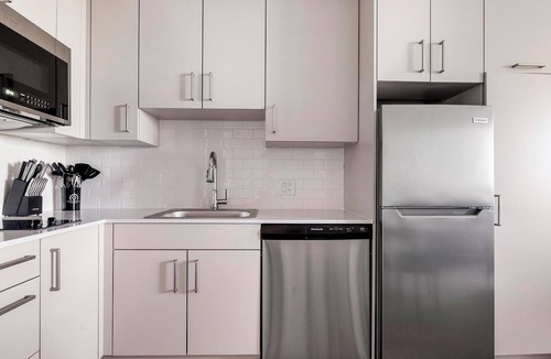Golden Gate Apartment | Landing | Stunning Studio, Clubhouse, Courtyard