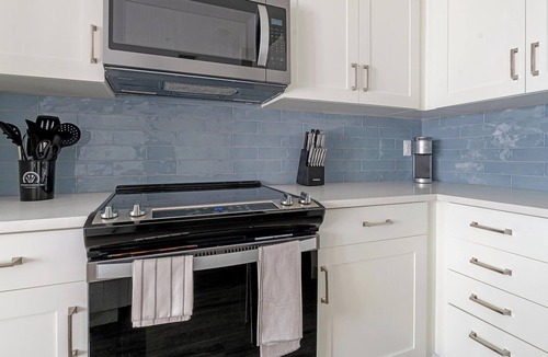 Bonita Shores Apartment | Landing | Stunning 2BD, Clubhouse, Gym