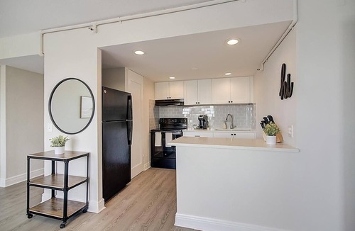 St. Petersburg Apartment | Landing | Stunning 2BD, Courtyard, Clubhouse