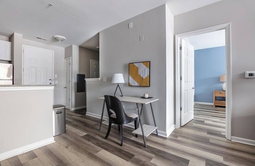 Raritan Apartment | Landing | Stylish 1BD, Courtyard, Tennis Court