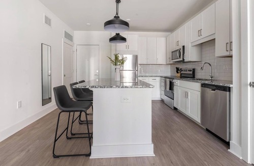 Laurel Apartment | Landing | Stylish 1BD, Gym, Clubhouse