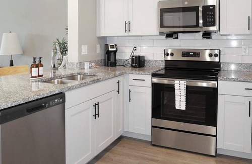 Fort Myers Apartment | Landing | Stylish 1BD, Yoga Studio, Pool
