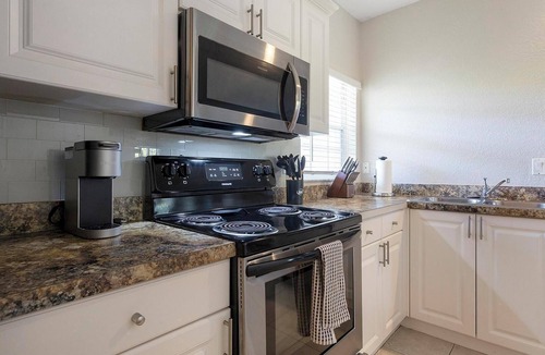 North Port Apartment | Landing | Stylish 1BD, Tennis Court, Clubhouse