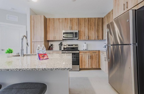 Interchange Square Apartment | Landing | Stylish 2BD, Clubhouse, Gym