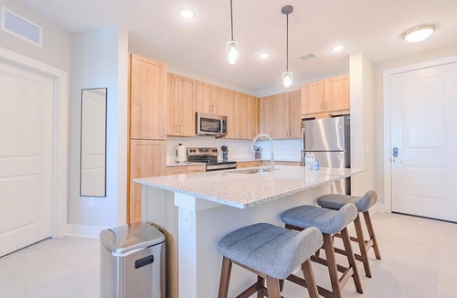 Interchange Square Apartment | Landing | Stylish 2BD, Gym, Pool