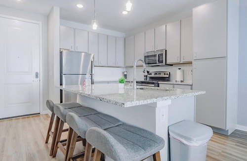 Interchange Square Apartment | Landing | Stylish 2BD, Gym, Clubhouse