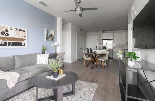 The Forum Apartment | Landing | Stylish 2BD, Gym
