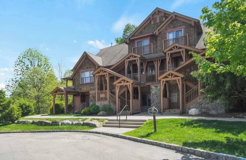 Vernon Apartment | Large condo near Mountain Creek & Crystal Springs