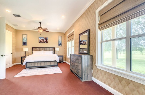 St. Cloud House | Large Family Estate Home on 30 Acres Sleeps 14