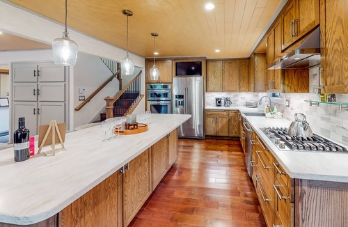 East Stroudsburg House | Large Penn Estates home with private hot tub, fireplace & pool table - dogs ok