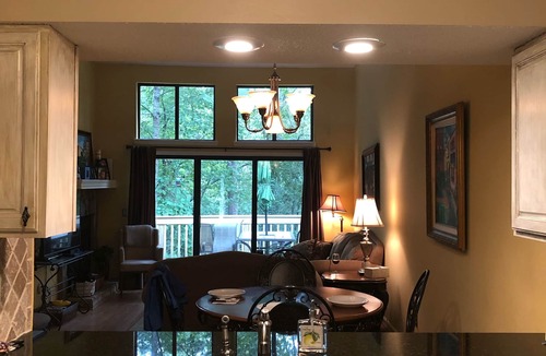 Salem House | Large townhome that sleeps 12 in a gated golfcourse community with lake access