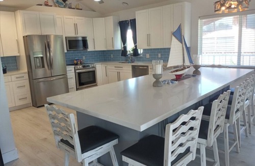 Islamorada House | Large Waterfront Home with 80 ft Dockage and Boat Lift with Pool In Islamorada
