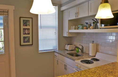 Altamont Manor Apartment | Last-minute deals: heavily reduced prices for unforgettable trips!