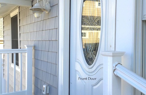 Ortley Beach House | Lavallette BEACH BLOCK Sleeps 7, C-AC, Walk to SHOPS, 9 Houses from BEACH!