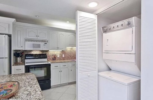Stuart Condo | Lease for 30 days. No need to stay the 30 days but pay less than similar units.