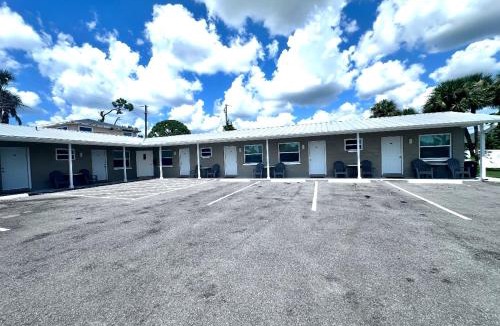 Englewood Hotel | Lemon Bay Motel