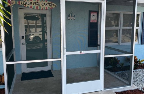 Saint James City House | Lemon Fish Casita, Canal Front in Saint James City Florida.