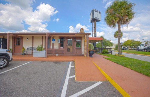 Kissimmee Hotel | Liberty Inn and Suites at Kissimmee near Disney World